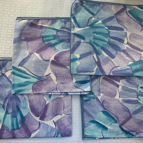 Set of Placemats and Napkins - Picture 2 of 6